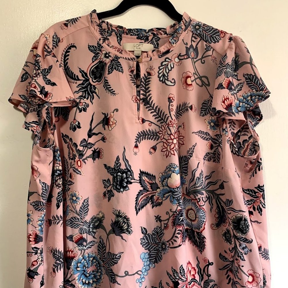 Loft Plus Pink Floral Ruffled Cap Sleeve Blouse